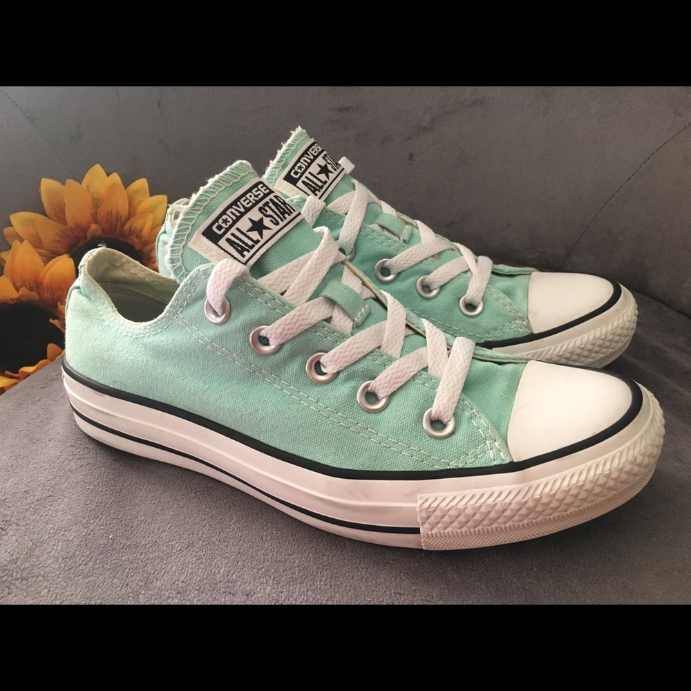 Mint Low Top Converse 💙💚